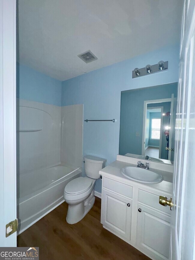 Building Photo - 3871 Pleasant Oaks Dr