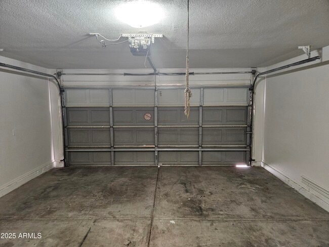 Building Photo - 1530 E Mineral Rd