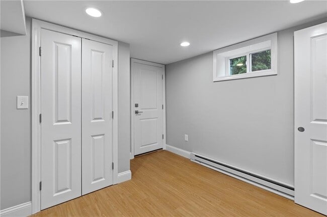 Building Photo - 376 Arnolds Neck Dr