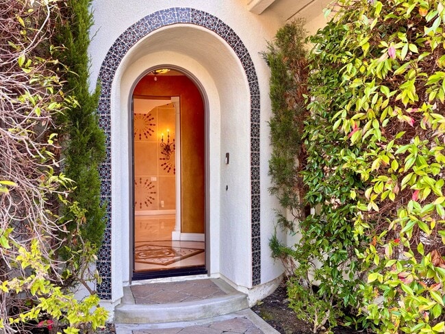 Building Photo - 1702 Aleutian Way