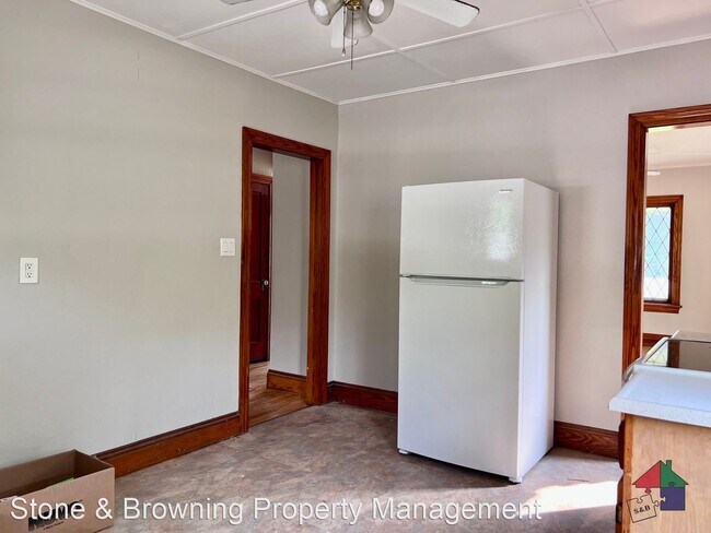 Building Photo - 3 br, 1.5 bath House - 83 South Main St.