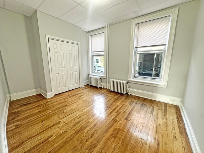 Building Photo - 537 Washington St