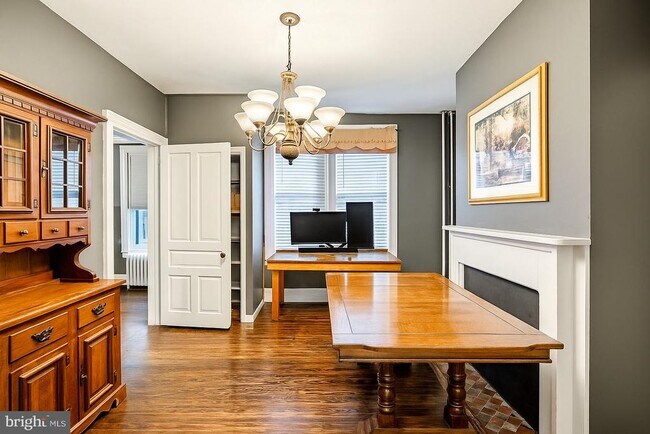 Building Photo - 300 N Penn St