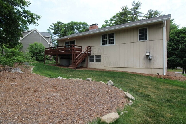 Building Photo - 4 Nixon Park