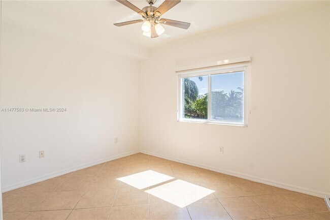 Building Photo - 816 NW 11th St