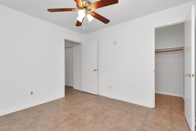 Building Photo - 11830 Copperas Creek Dr