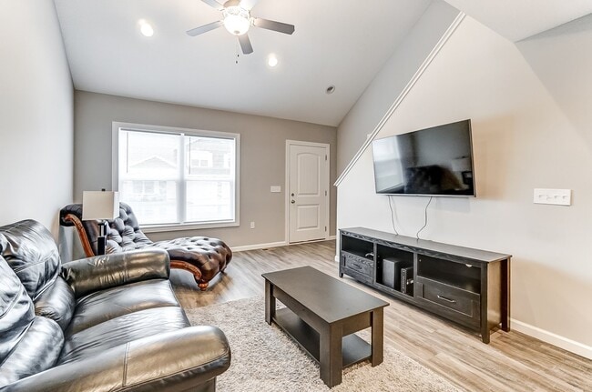 2 Story 2 Bedroom - Ledgestone Townhomes