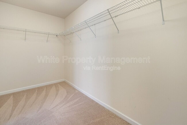 Building Photo - 7922 Kelburn Ln