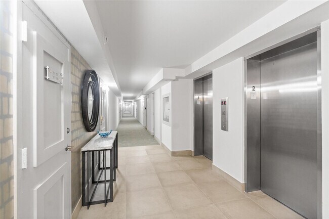 Building Photo - 5200 N Ocean Blvd