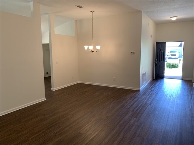 Building Photo - 98 Marisco Way