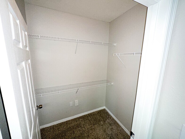 Building Photo - 6530 Emerald Dunes Dr