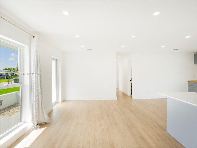 Building Photo - 14414 SW 105th Ct