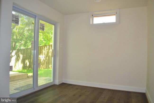 Building Photo - 16570 Sioux Ln