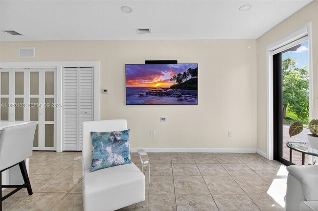 Building Photo - 3616 SE 2nd Dr