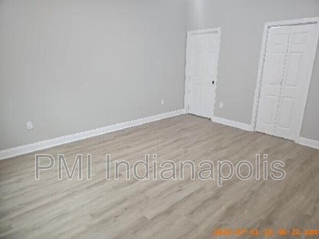 Building Photo - 640 N Parker Ave