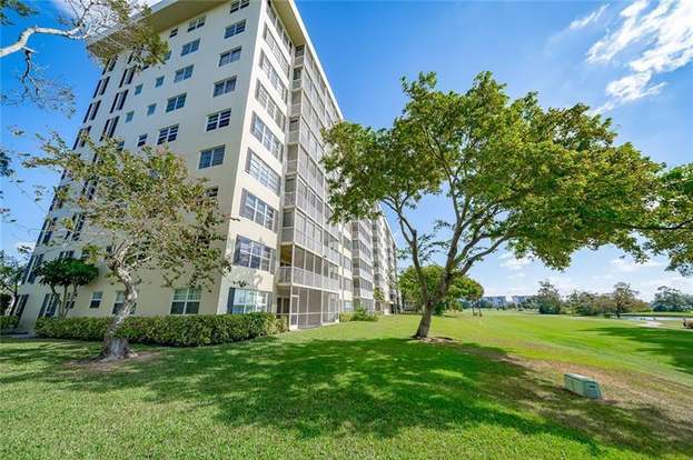 Building Photo - 3050 N Palm Aire Dr