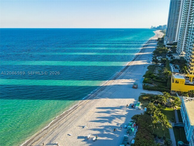 Building Photo - 16400 Collins Ave