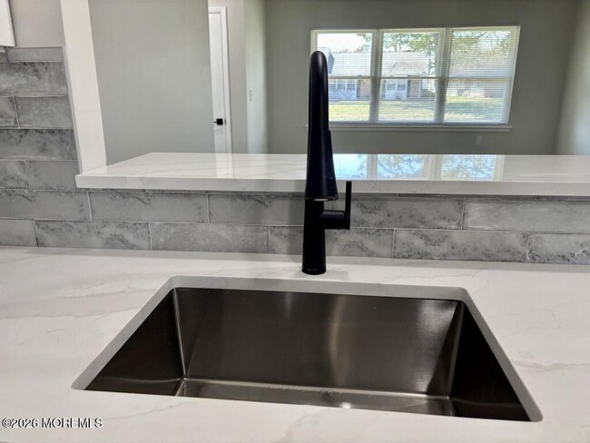 Building Photo - 43C Edinburgh Ln