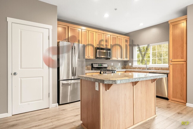 Building Photo - 22844 SW Forest Creek Dr