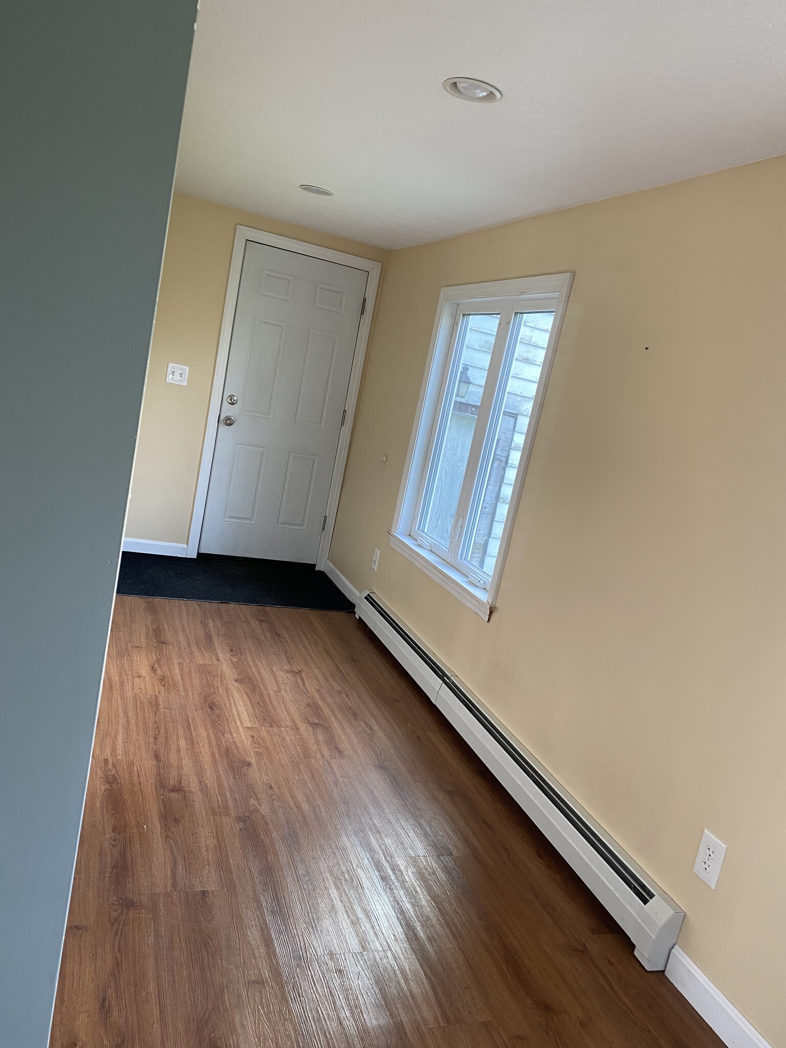 Building Photo - 1076 Clinton Ave