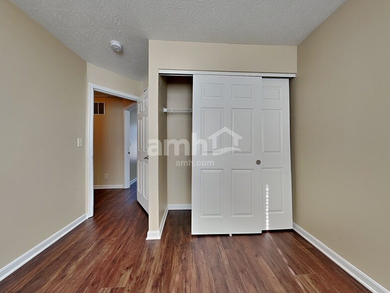 Building Photo - 10725 Hanover Ct