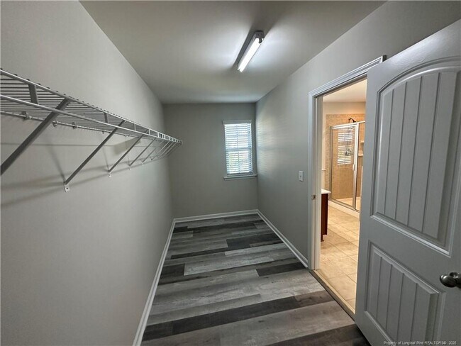 Building Photo - 249 River Oak St