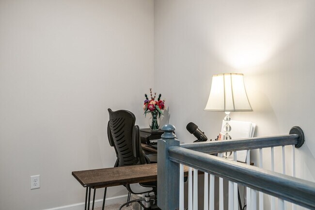 Building Photo - 1232 Savannah Ave