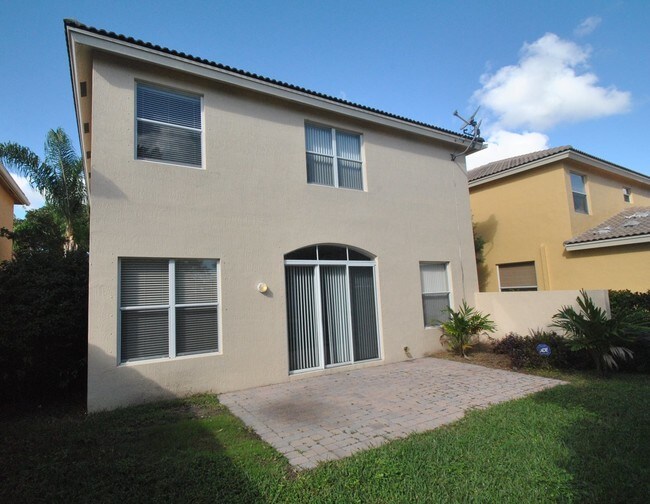 Building Photo - 1145 E Magnolia Cir