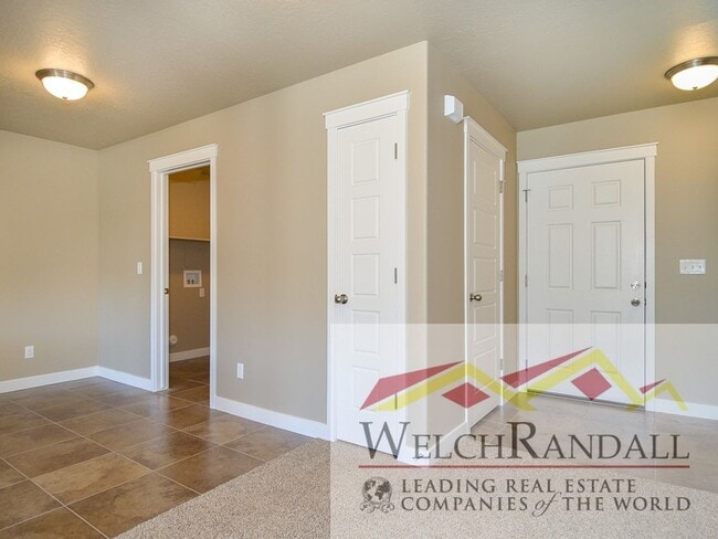 Building Photo - Beautiful 3 Bed 2 Bath Townhome in Harrisv...