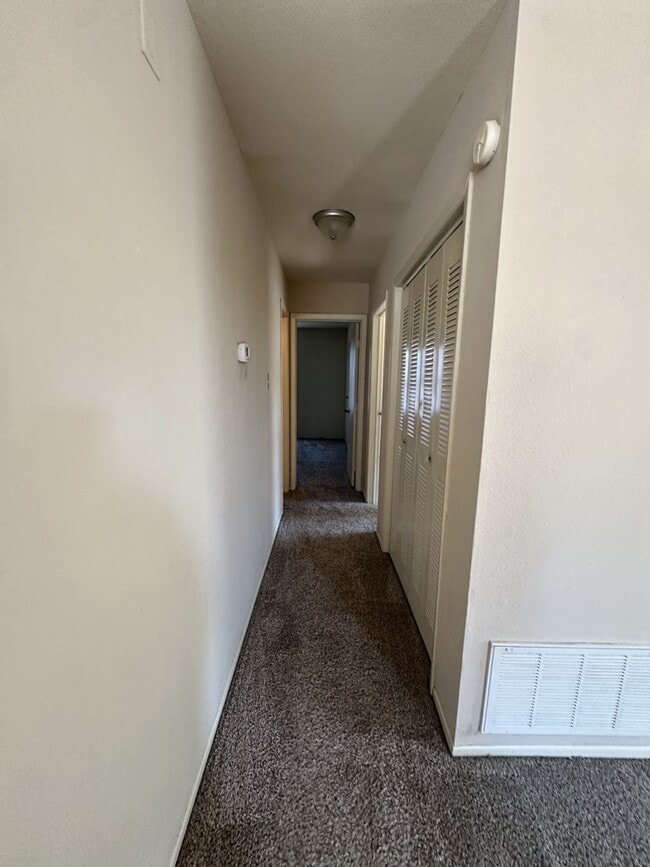 Building Photo - 13906 Buckingham Dr