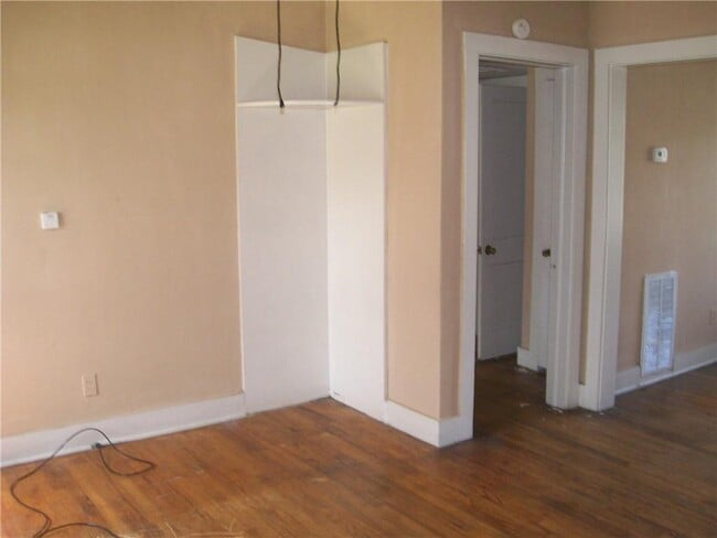 Building Photo - 100 9th Ave