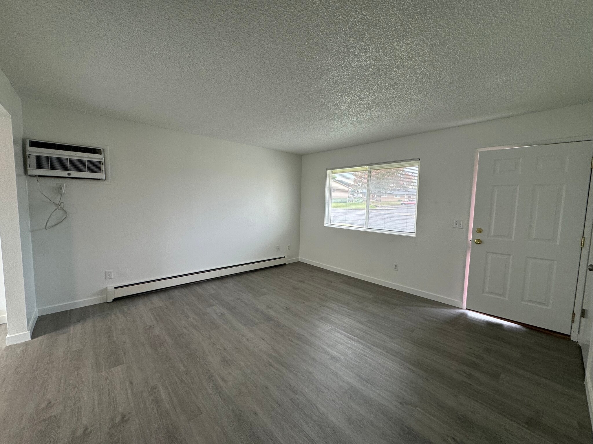 Building Photo - Highland Apartments