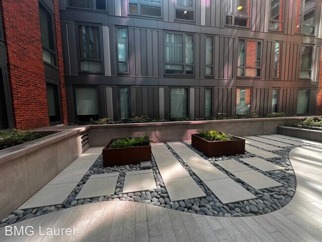 Building Photo - 1 br, 1 bath House - 1211 Van St SE (#302)