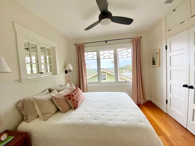 Building Photo - Enchanting 1-Bedroom, 1-Bath Oasis with Stunning Views