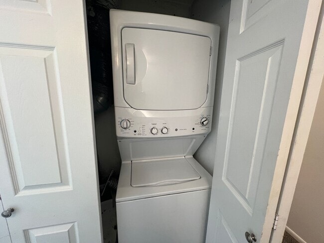 Building Photo - 3 Bedroom - 2 bath Condo in Cedar Cove