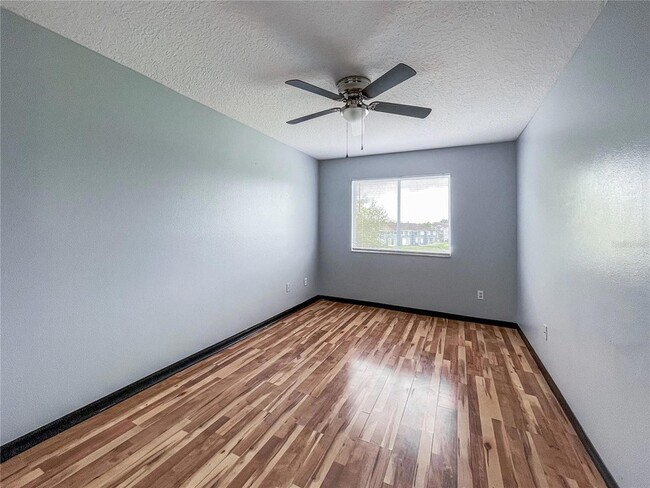 Building Photo - 402 Orchid Dr