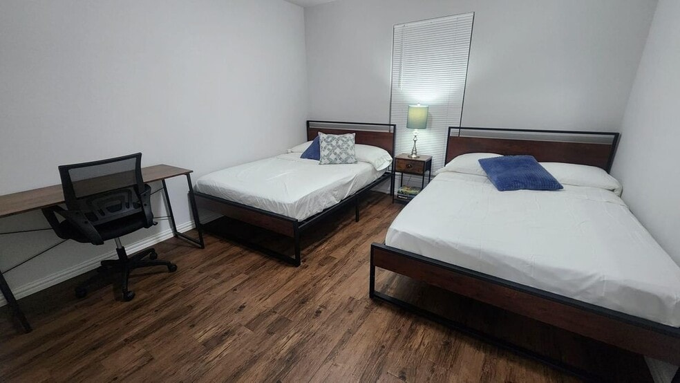 Building Photo - 2864 Pacifico Wy