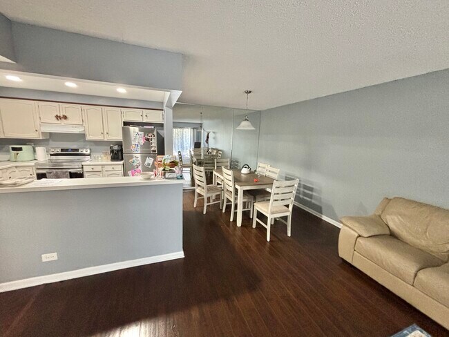 Building Photo - 450 Plum Creek Dr