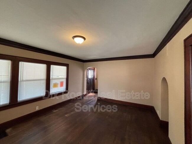 Building Photo - 307 N E St