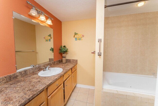 Building Photo - 3344 N Key Dr