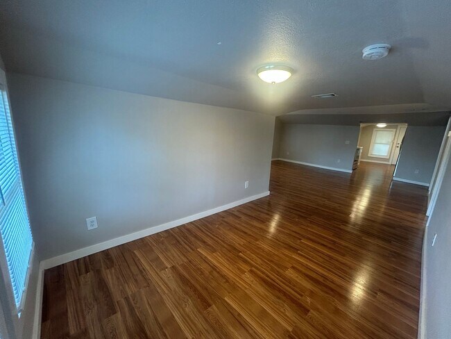 Building Photo - 5309 N Seminole Ave