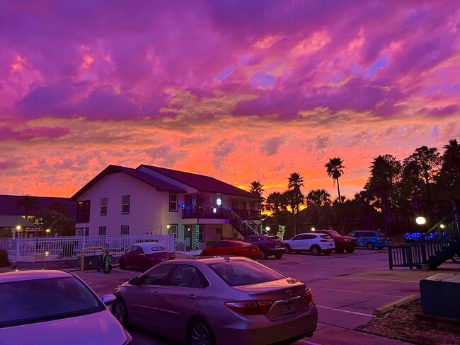 Building Photo - 7813 N Lagoon Dr