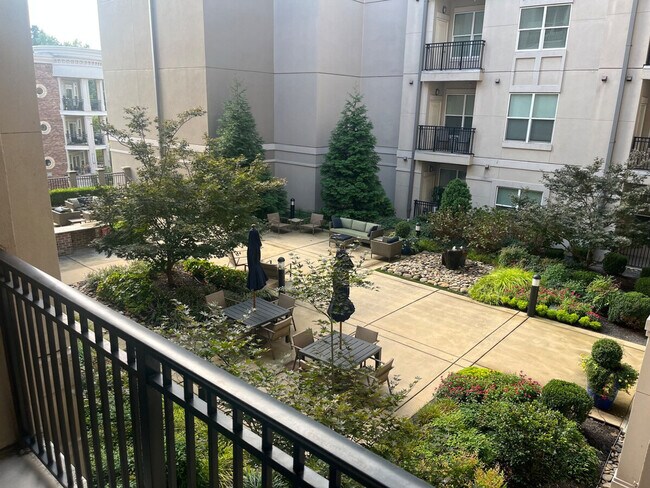 Building Photo - 6770 Broad Street