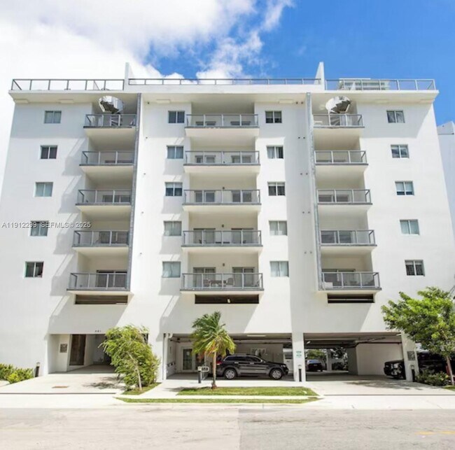 Building Photo - 481 NE 29th St