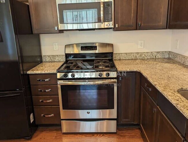 Building Photo - 375 Avett Dr