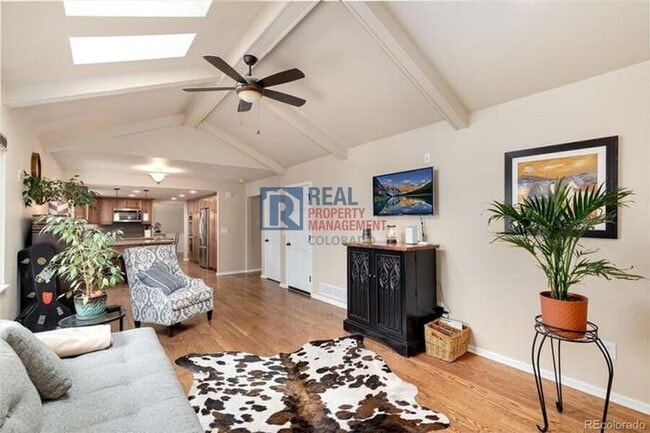 Building Photo - 5876 S Kingston Way