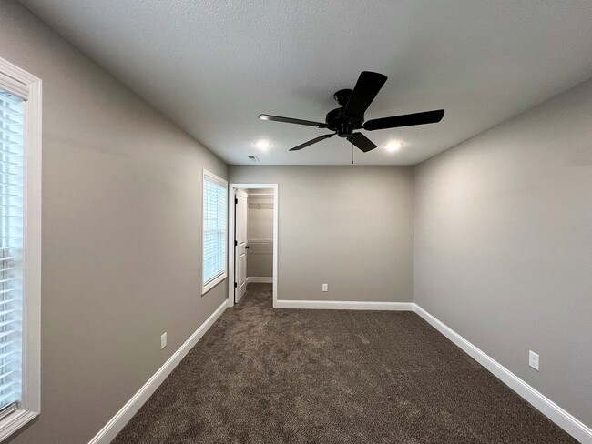 Building Photo - LOCATED IN GIBBS... FANTASTIC 3 BEDROOM HOME!!