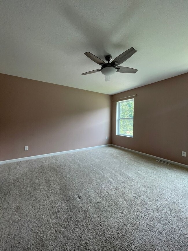 Building Photo - Three Bedroom Home in Kalamazoo