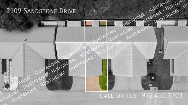 Building Photo - 2109 Sandstone Dr