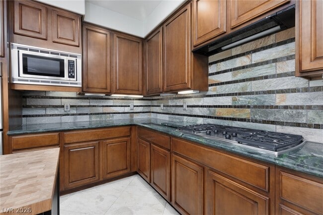 Building Photo - 2451 Hollow Rock Ct